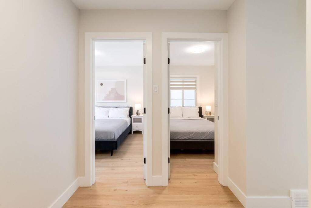 Pet Friendly & Accessible, 4 Beds Hébergement de vacances Calgary